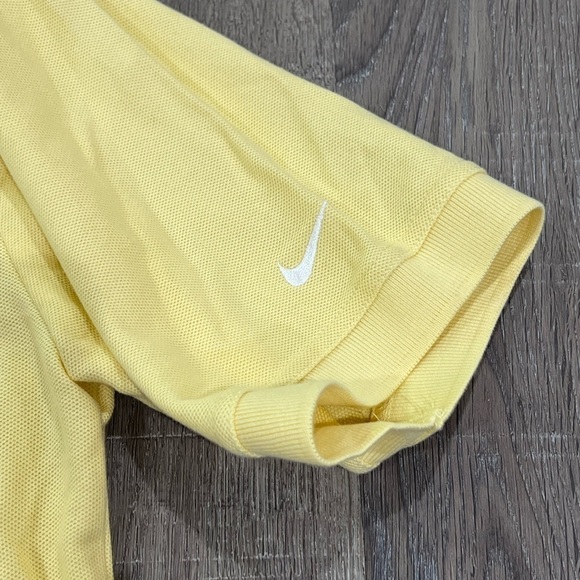 NWT Nike Golf Pale Yellow Polo Shirt Size XS Tiger Woods Nike Swoosh Performance - Picture 3 of 10